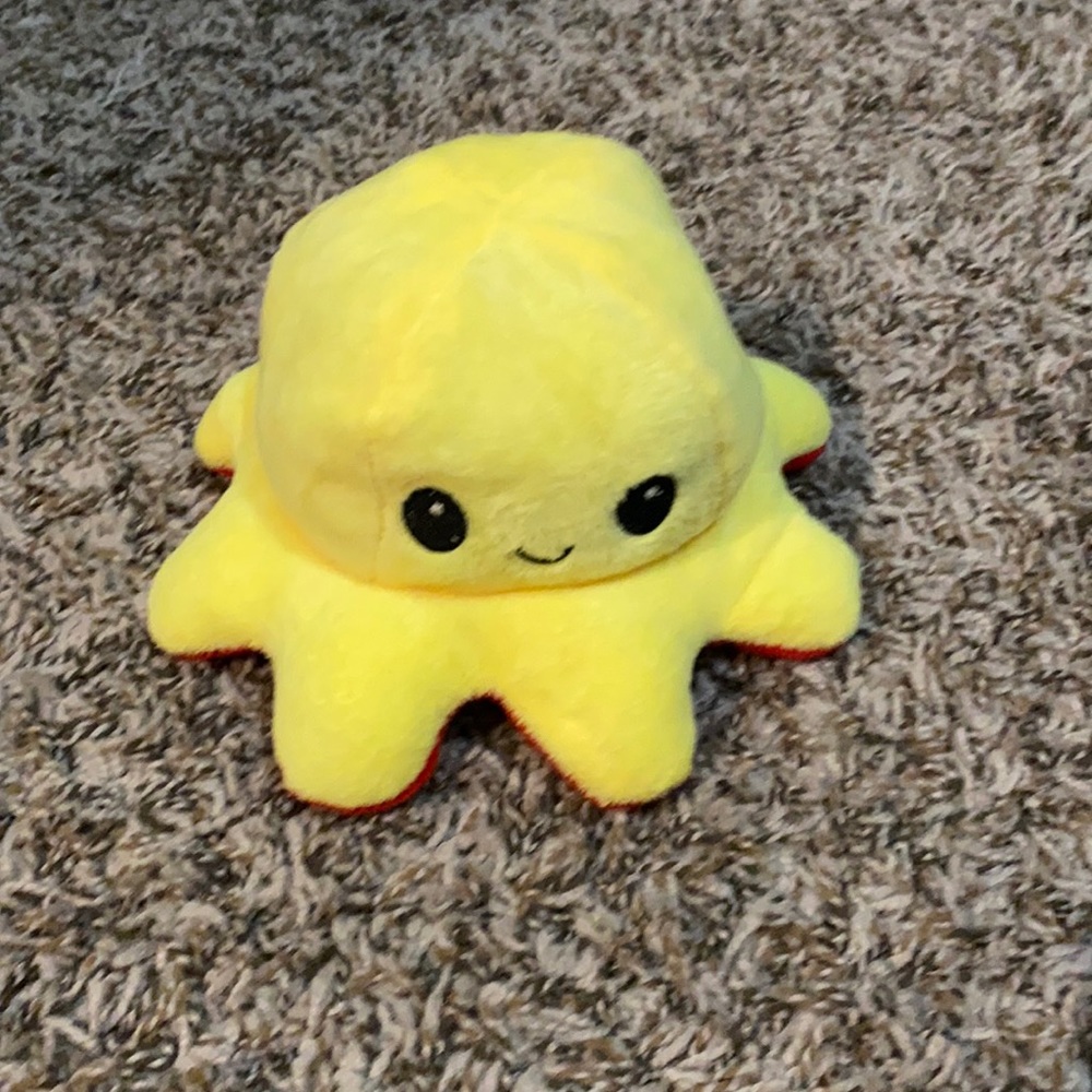 Reversible plush toy